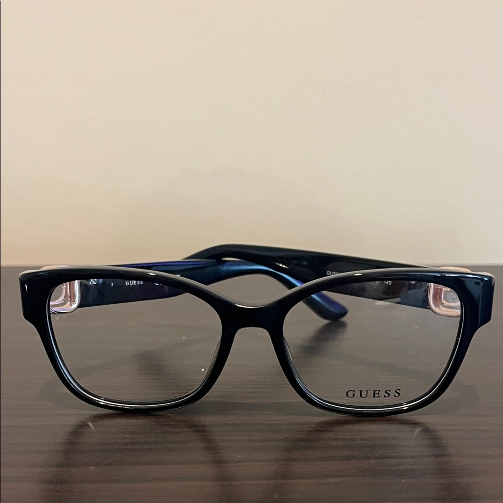 Guess Classic Black Eyewear